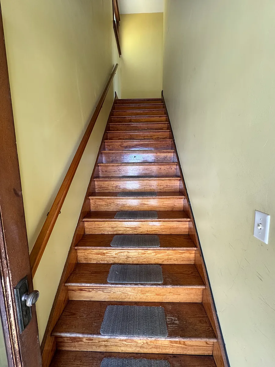 Building Photo - 28 Gorski St #2