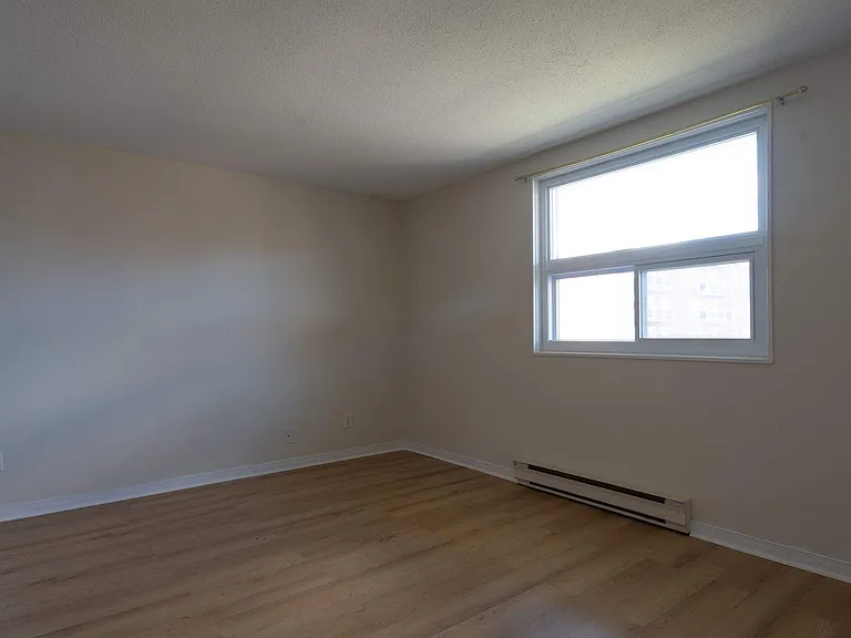 283 Maclaren St — Photo 6