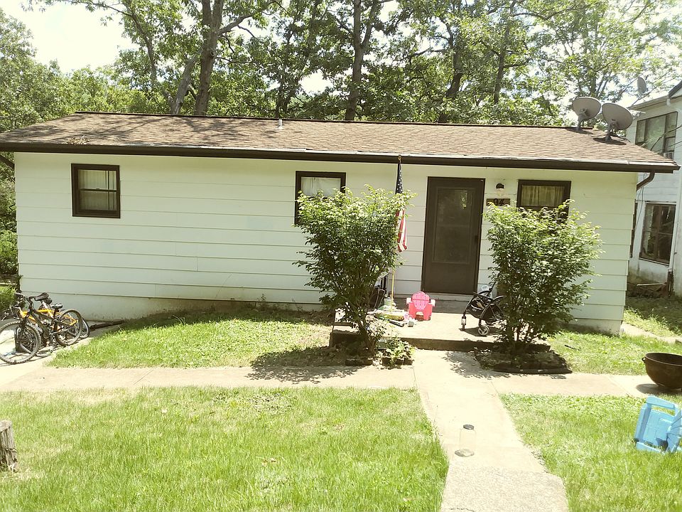 1st image of 94 N Lake Dr