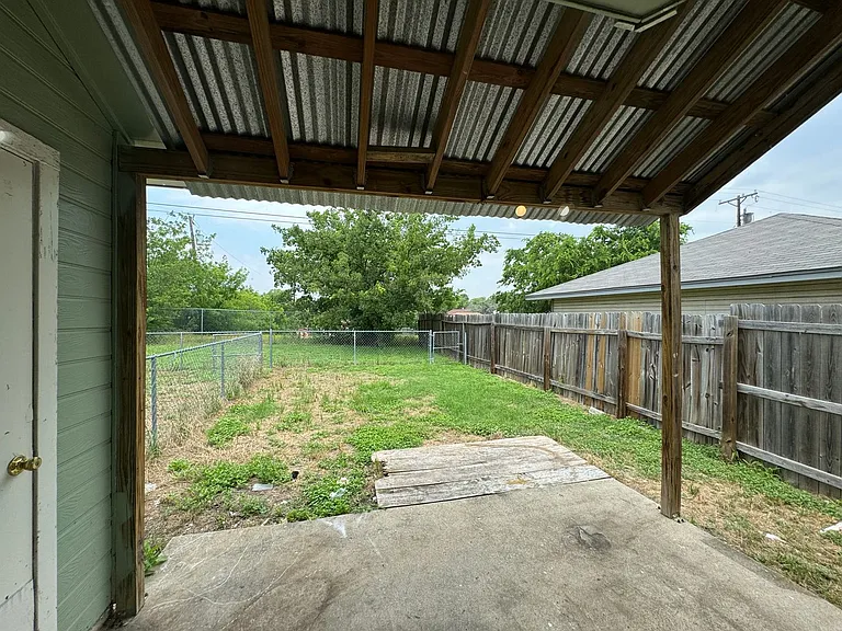 2515 Bermuda Dr — Photo 34