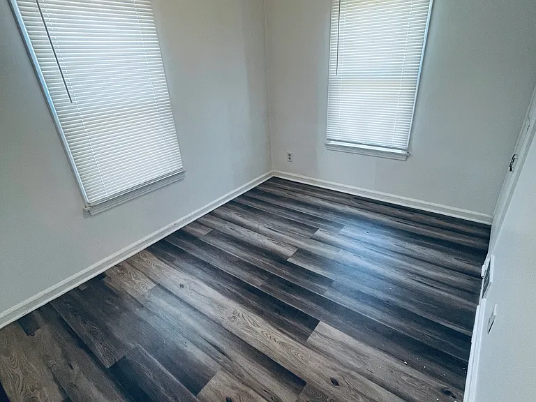 24802 Lambrecht Ave — Photo 7