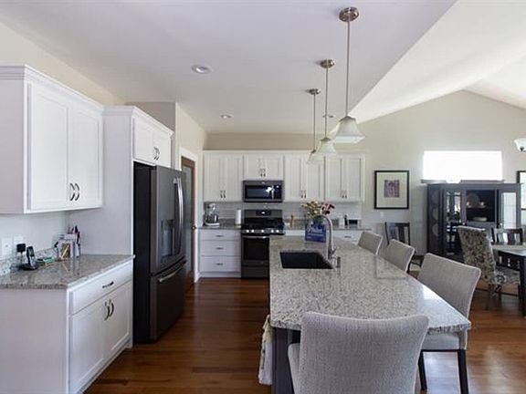 2nd image of 1816 Green Vistas Dr