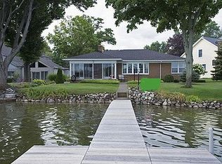 738 Country Club Dr, Battle Creek, MI 49015