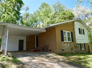 439 Whispering Pines Dr, Charlotte, NC