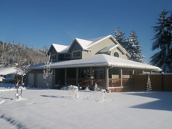 2nd image of 812 Grandpas Ln