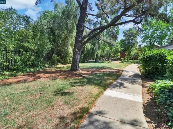 1598 Schenone Ct APT G, Concord, CA 94521