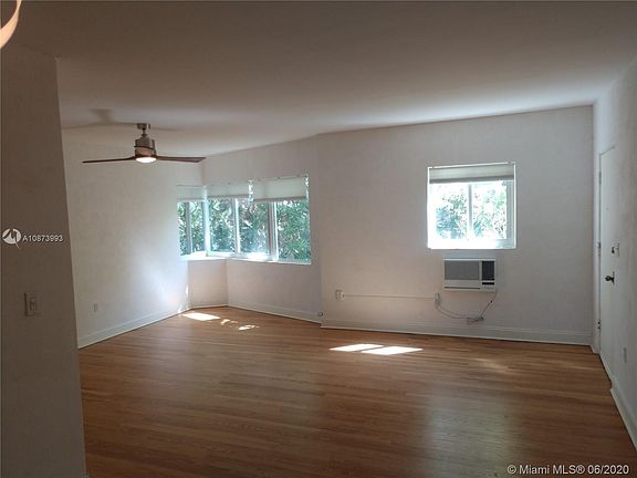5th image of 6941 Bay Dr APT B4
