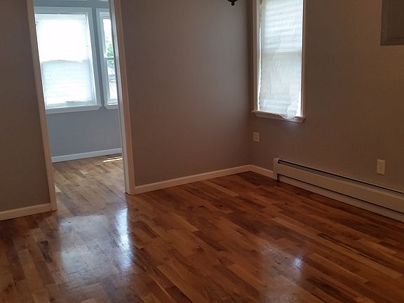 3rd image of 170-05 107 Ave