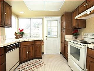 5th image of 1028 Gardenwood Dr