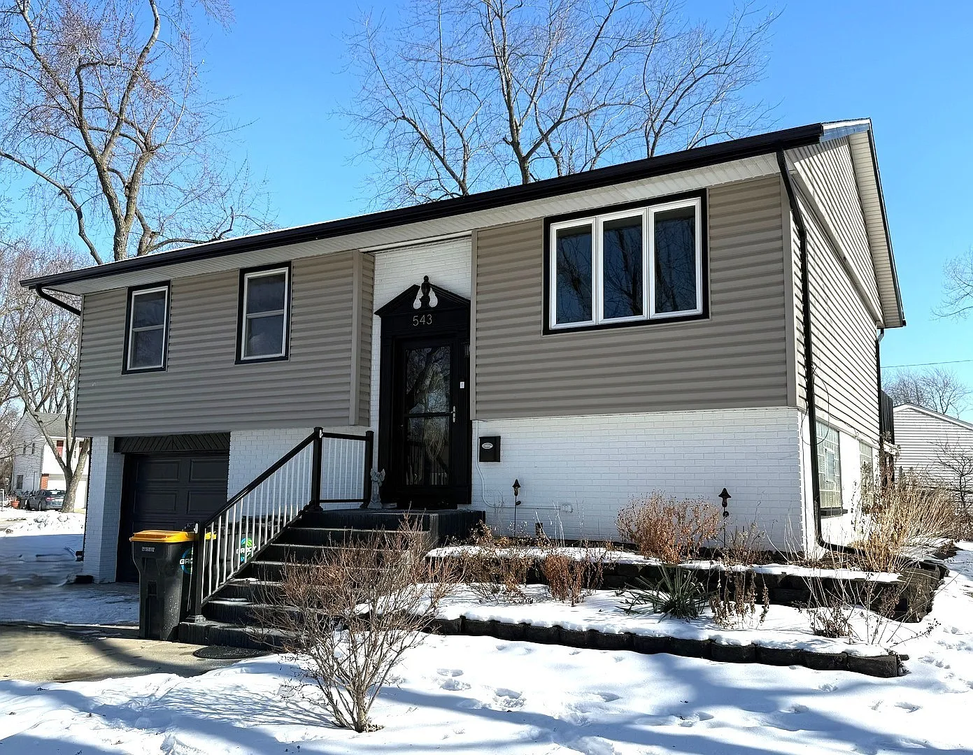 543 Ridge Cir photo 1