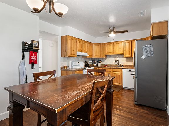5th image of 989 Canyon Rd #13
