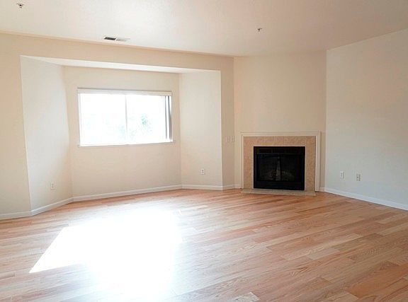 4th image of 3845 Blackford Ave Unit 202
