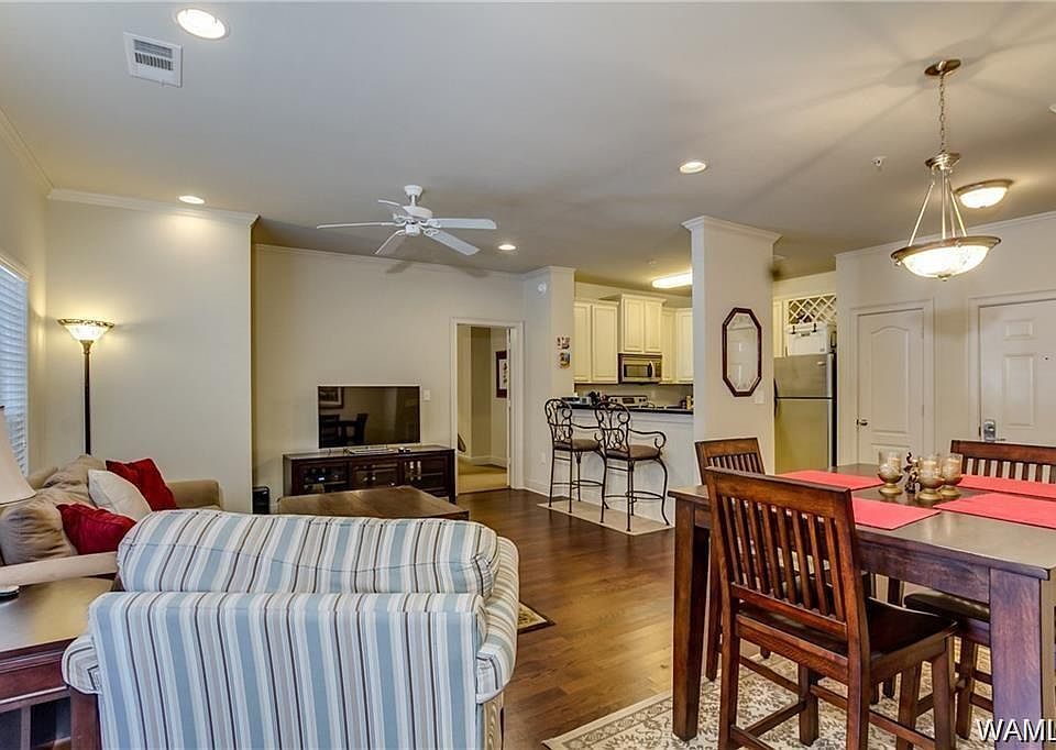 1st image of 700 15th St Unit 1106