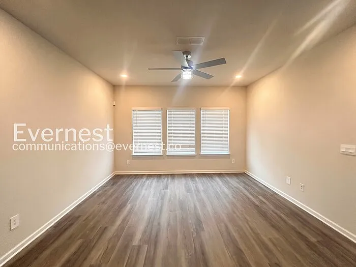 7762 Plymouth Dr — Photo 8