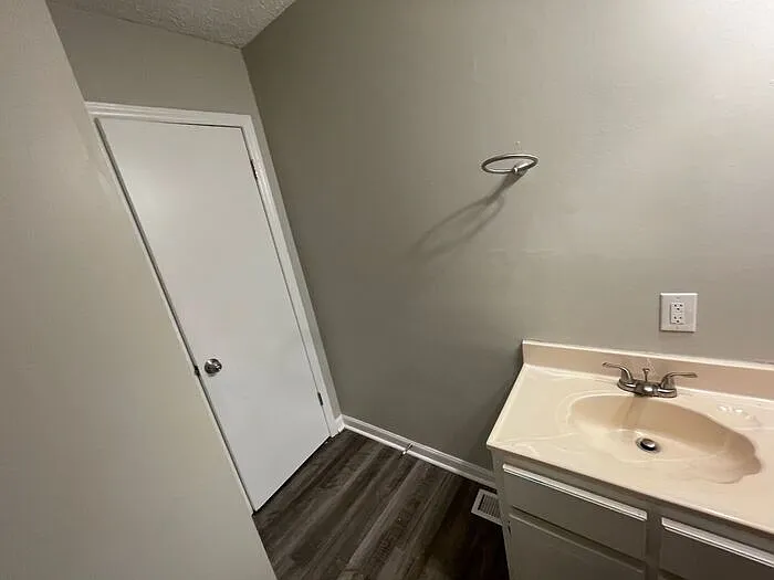 1306 Northwoods Dr — Photo 16