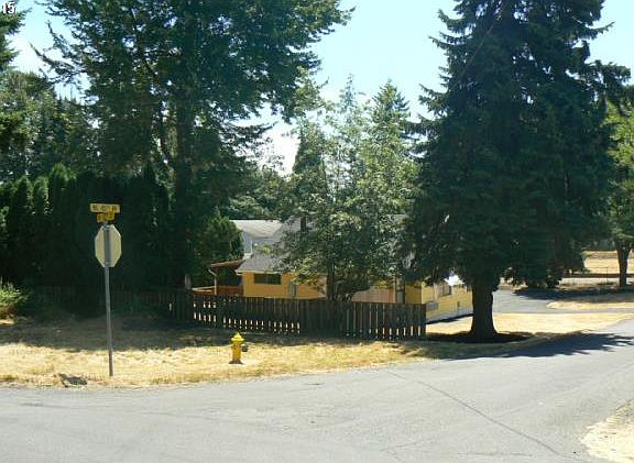 3rd image of 5915 NE 45th Ave
