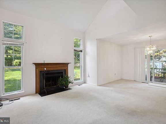 4th image of 2536 Oxford Ct