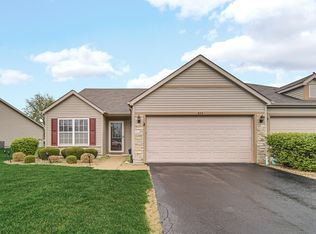 832 Flagstone Dr, Dyer, IN 46311