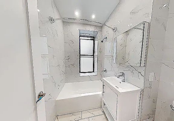 3rd image of 230 E 95th St APT 3