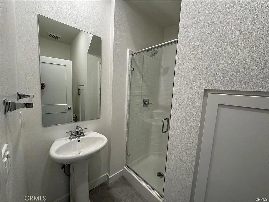 4 bed, 3.5 bath, 1802 sqft, $4,200 — Photo 3