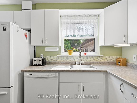 5th image of 113 Short Ave