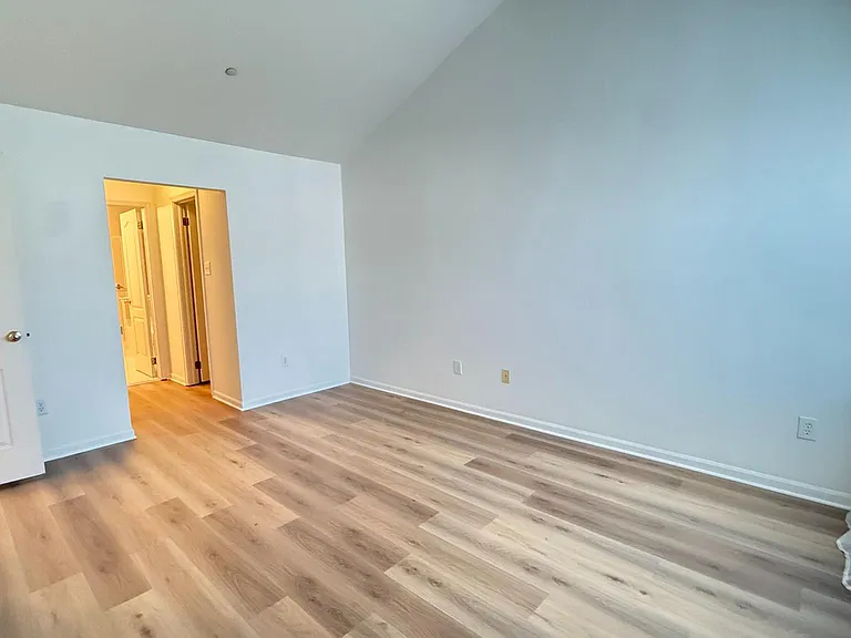207 Valley Forge Lookout Pl — Photo 21