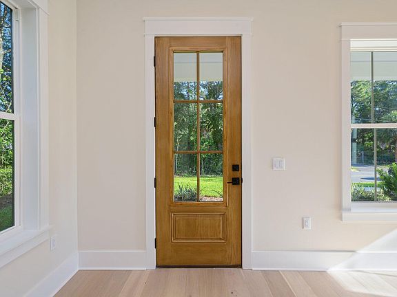 5th image of 289 E Glen Ave