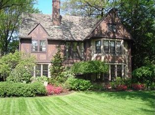 2240 Delamere Dr, Cleveland Heights, OH