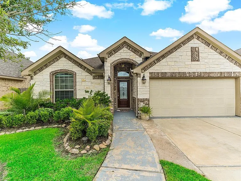 6915 Astrapia Bay Xing — Photo 3