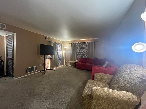 4th image of 6135 Knoll Wood Rd