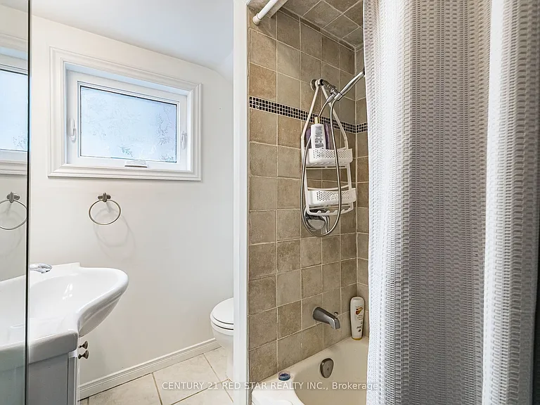 458 Dundurn St S — Photo 37