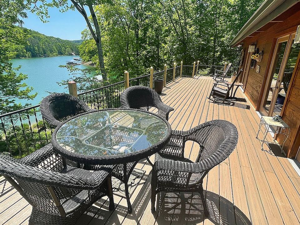2nd image of 360 Bethlehem Ln