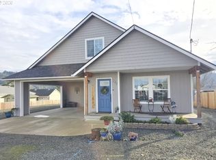 241 SE Johnson St, Winston, OR 97496