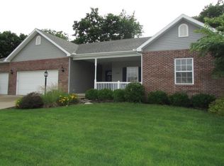 2503 Arlington Cir, Pekin, IL 61554