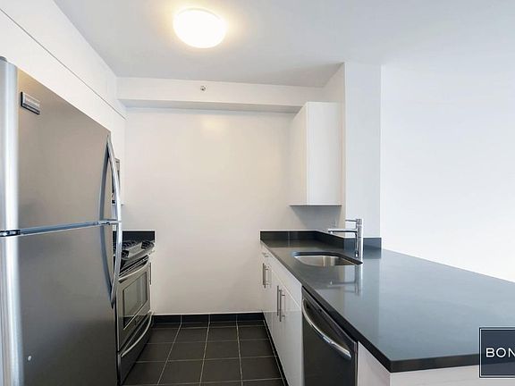 4th image of 4545 Center Blvd APT 3706