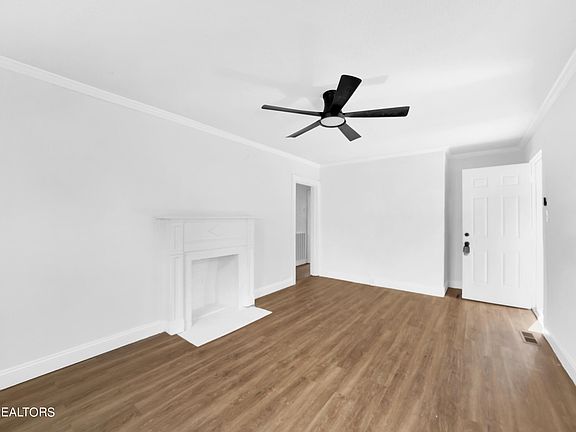 3rd image of 1610 NW Mall St