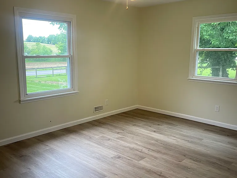 5609 Lagrange Rd — Photo 14