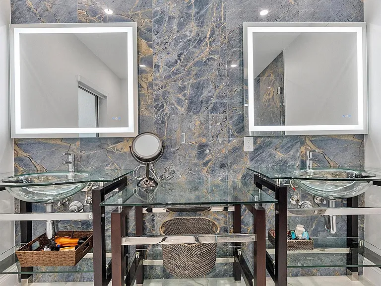 207 Royal Palm Dr — Photo 47
