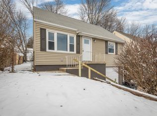 2616 Nesmith Lake Blvd, Akron, OH 44314