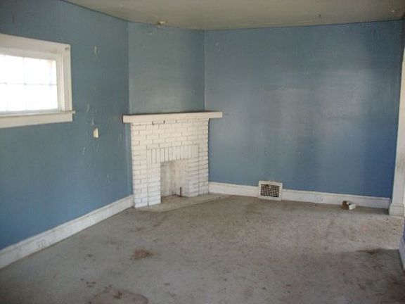 3rd image of 12602 Melgrove Ave