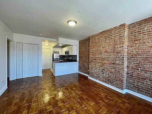 2nd image of 172 E 106th St APT 4C