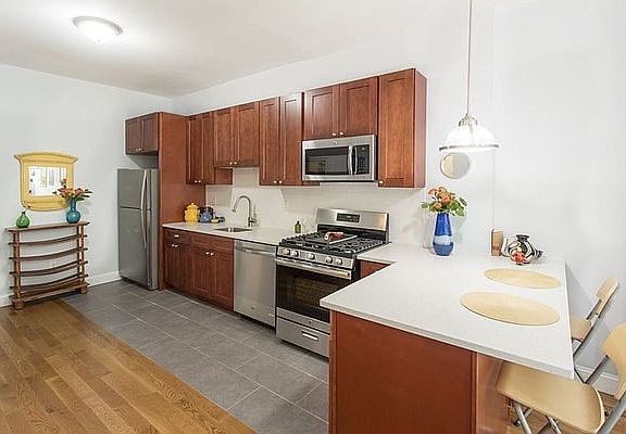 4th image of 357 E 22nd St Unit 1