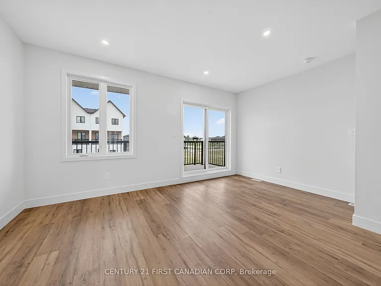 1595 Capri Cres #66 — Photo 9