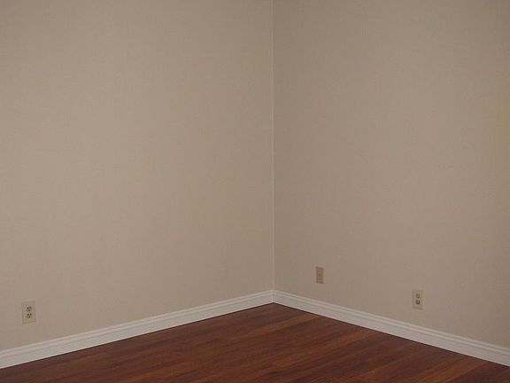 3rd image of 2345 Merton Ave APT 232