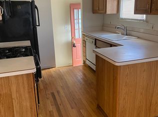 7651 W Parkway St, Redford, MI 48239