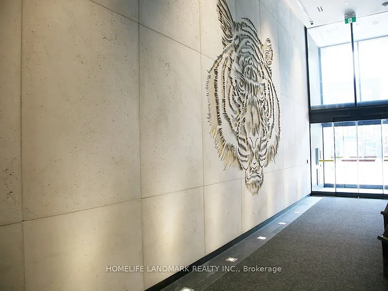 28 Wellesley St E #306 — Photo 3