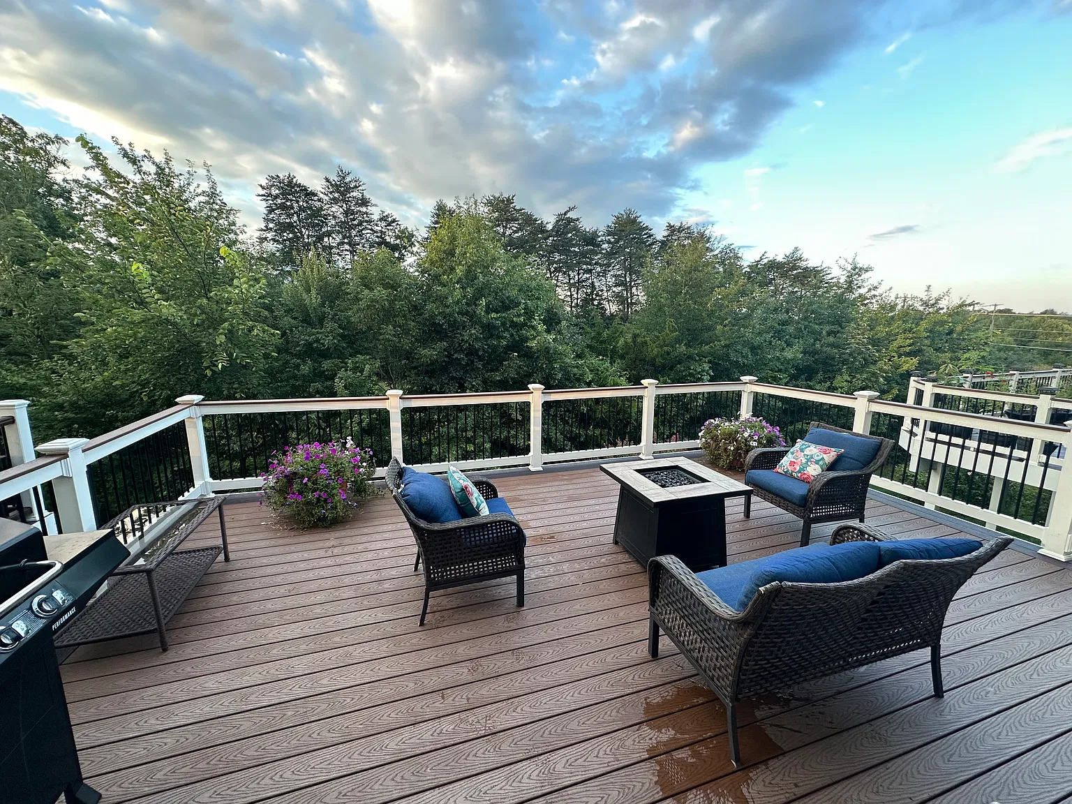 3 bed, 2448 sqft, $3,400 — Photo 2