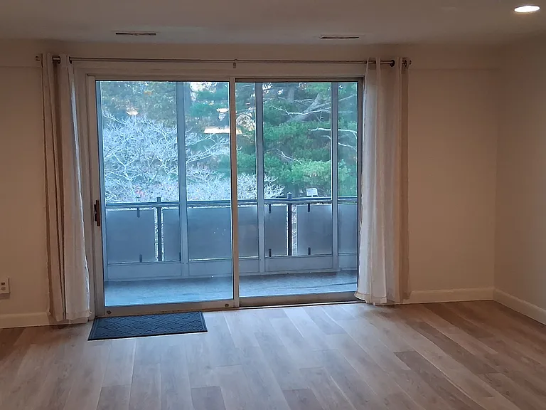 201 Hoffman Ave #25 — Photo 14