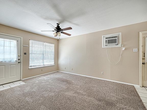 3rd image of 4906 Gladeview Dr
