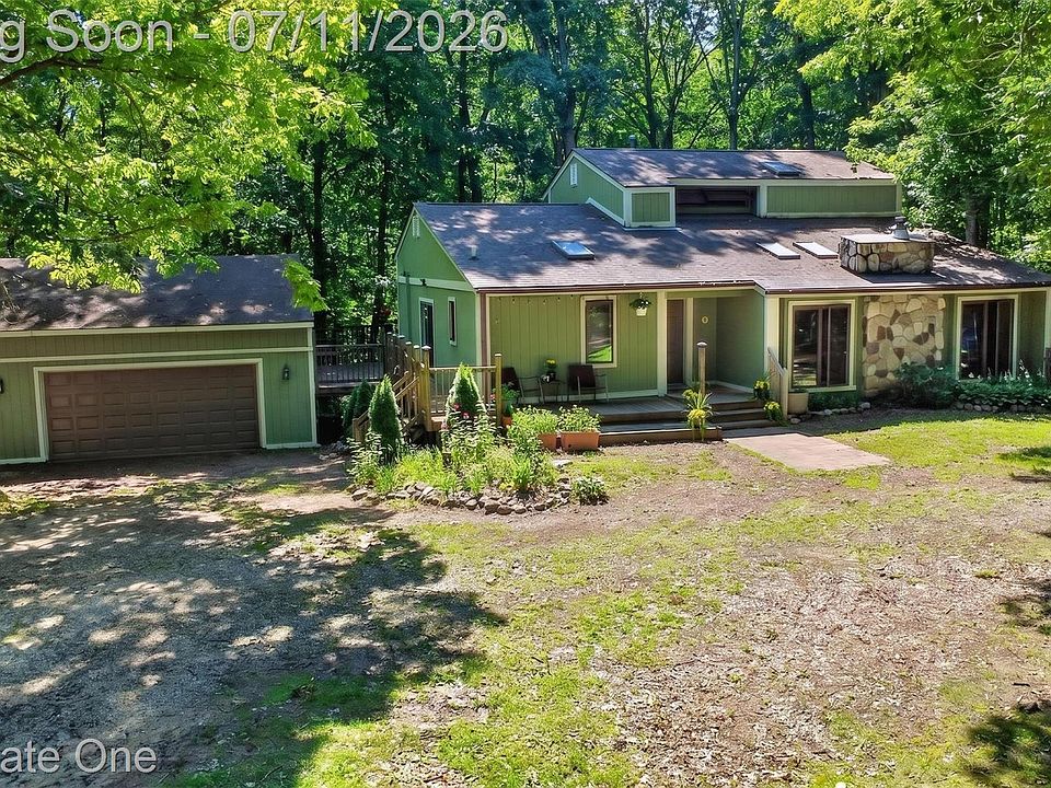 1st image of 310 N Van Rd